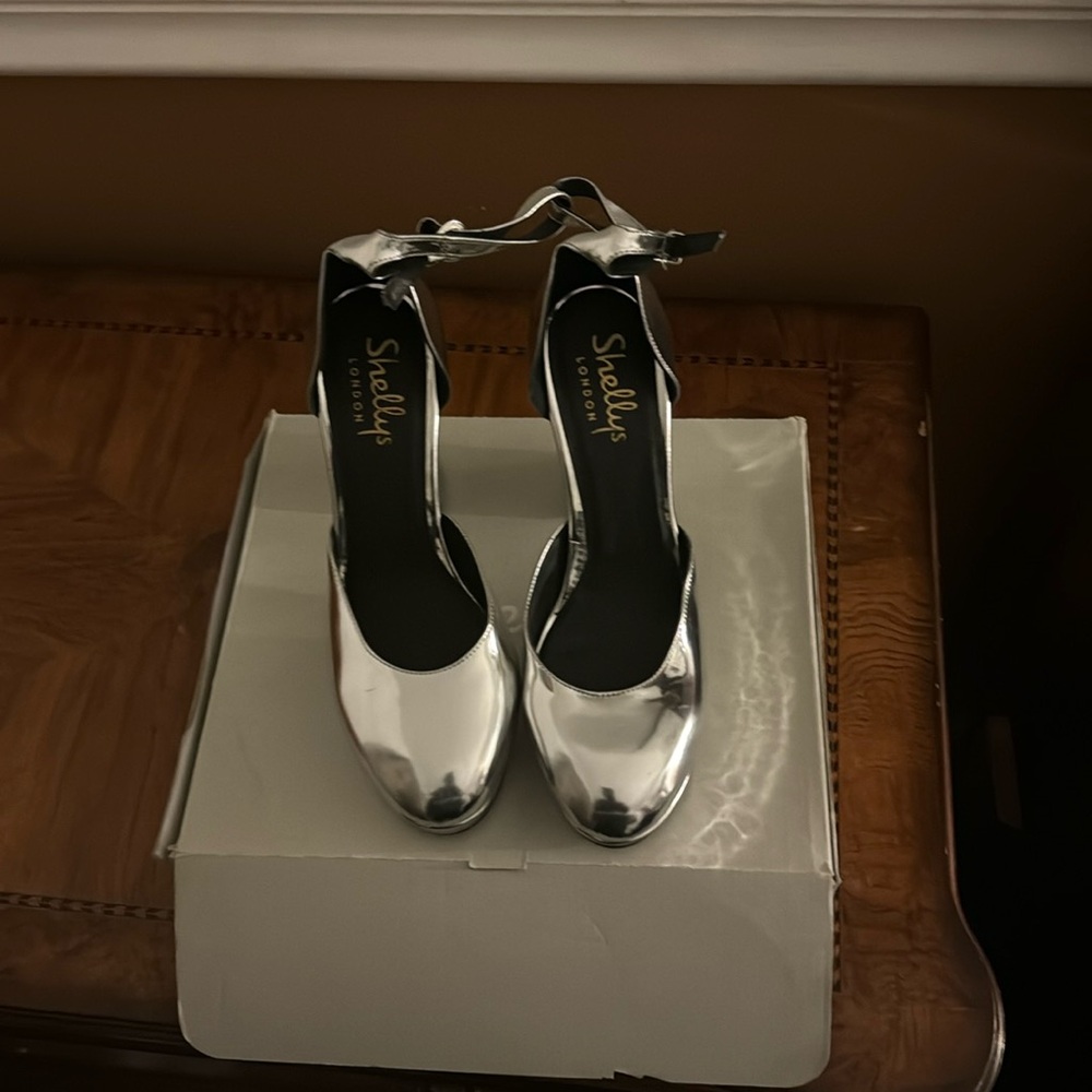 Shelly’s London heels